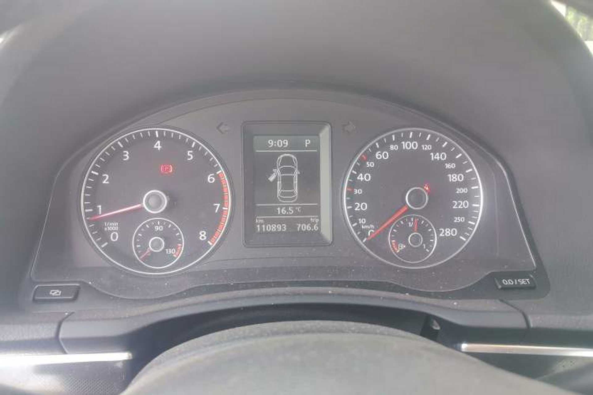 Used Volkswagen Eos 2011 2.0 TSI Instrument Cluster