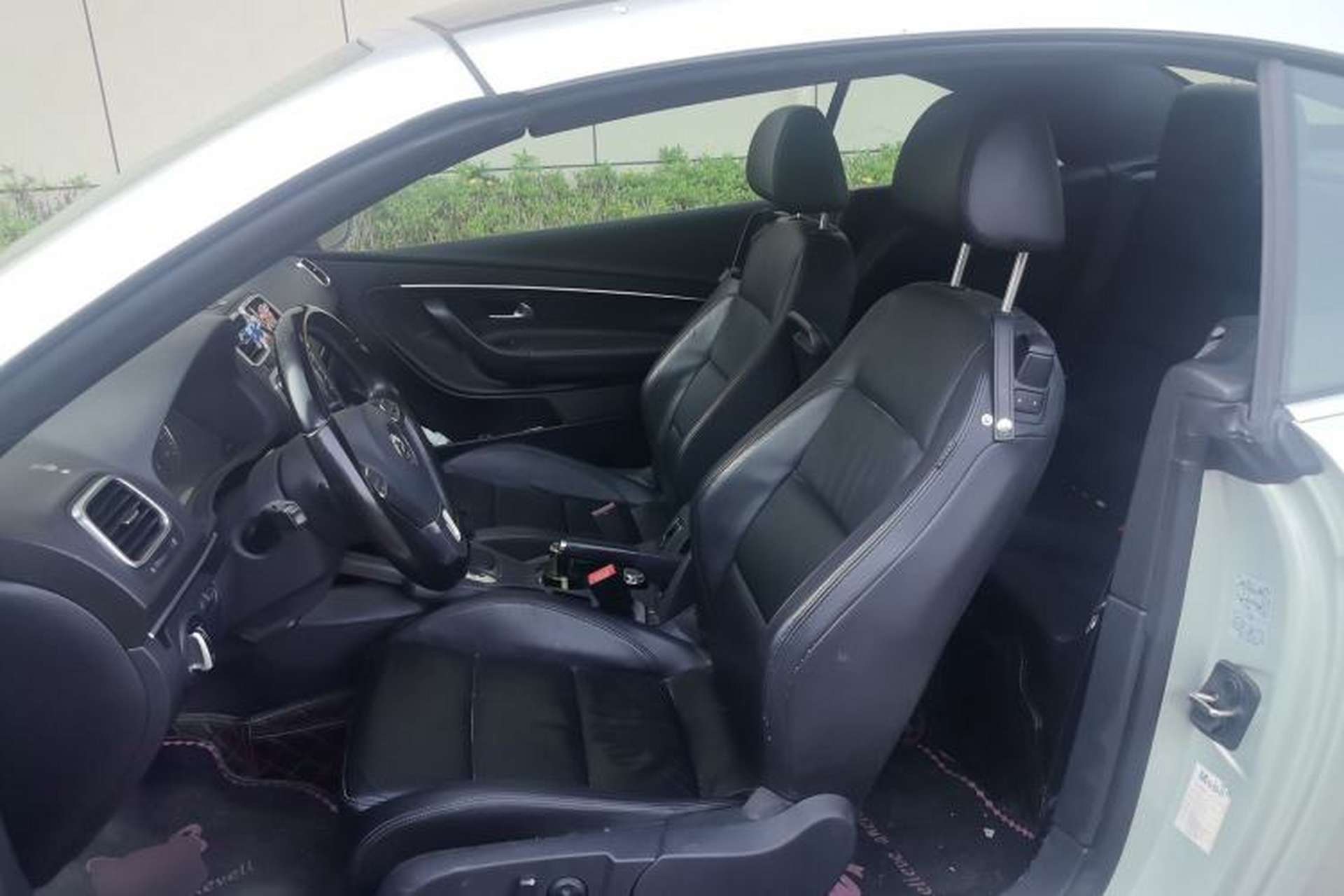 Used Volkswagen Eos 2011 2.0 TSI Left Front Seat