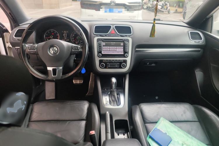 Used Volkswagen Eos 2011 2.0 TSI Center Console