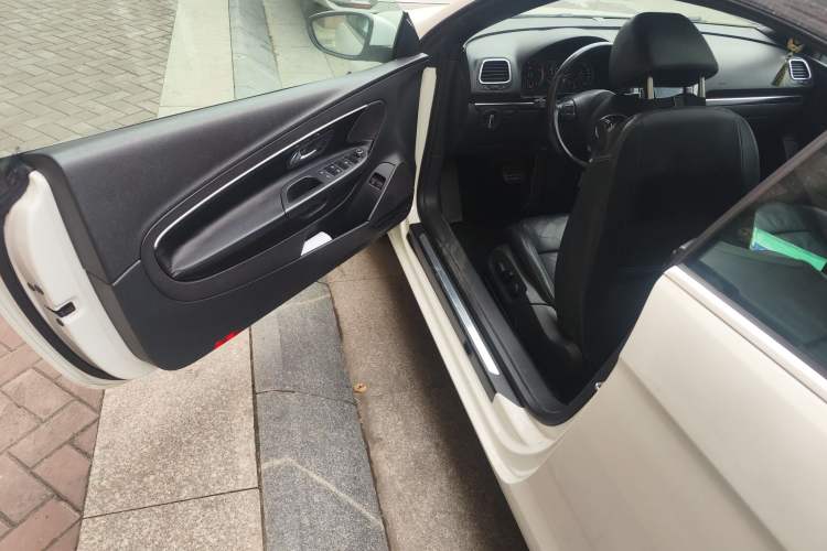 Used Volkswagen Eos 2011 2.0 TSI Driver Seat