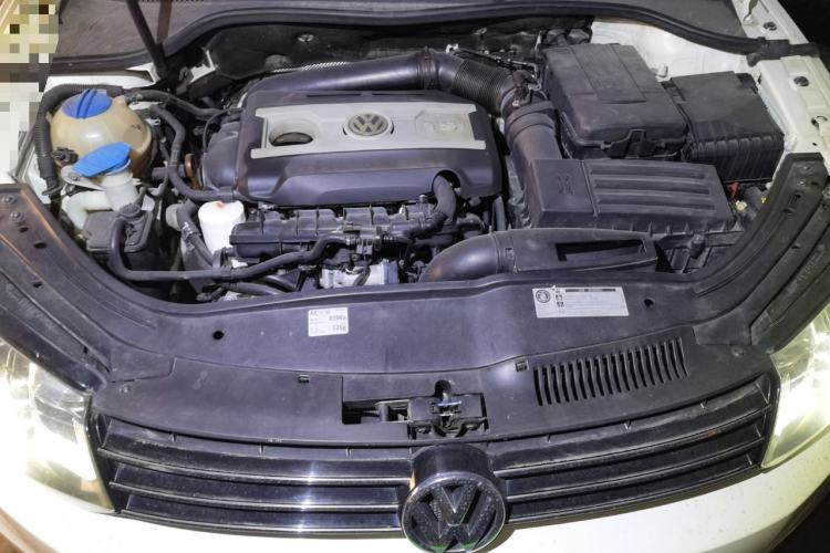 Used Volkswagen Eos 2011 2.0 TSI Engine Bay