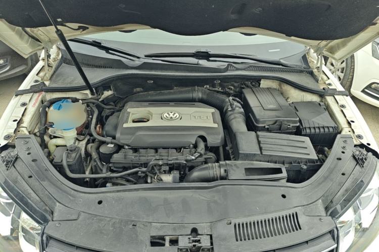 Used Volkswagen Eos 2011 2.0 TSI Engine Bay
