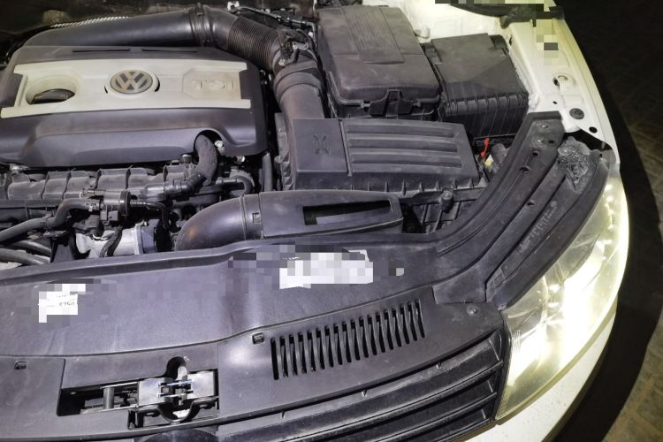 Used Volkswagen Eos 2011 2.0 TSI Engine Bay Left