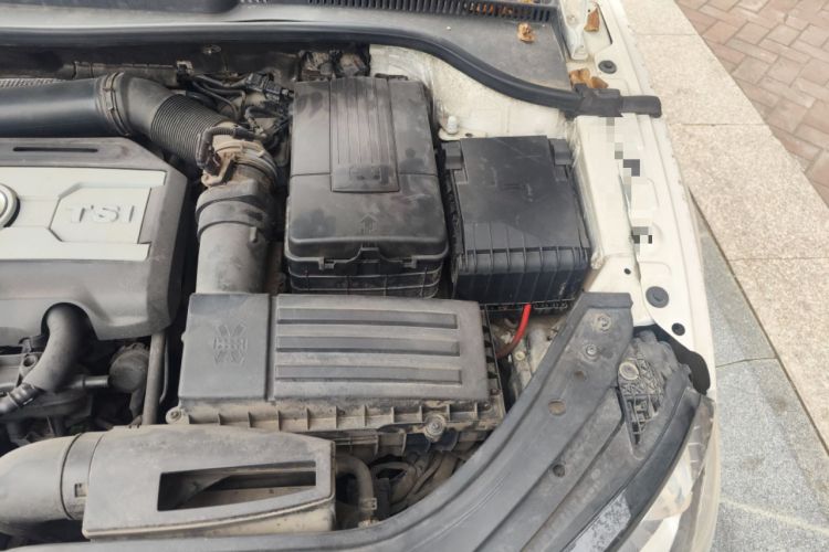 Used Volkswagen Eos 2011 2.0 TSI Engine Bay Left