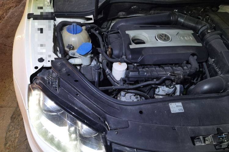 Used Volkswagen Eos 2011 2.0 TSI Engine Bay Right