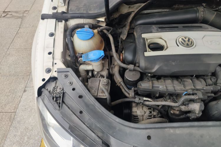 Used Volkswagen Eos 2011 2.0 TSI Engine Bay Right