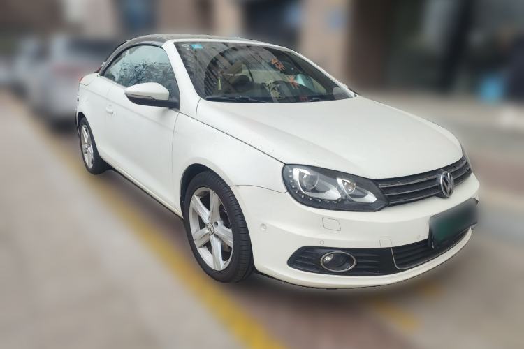 Used Volkswagen Eos 2011 2.0 TSI Front Right 45 Deg