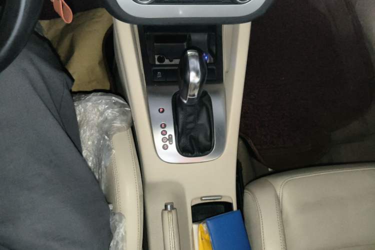 Used Volkswagen Eos 2011 2.0 TSI Gear Lever