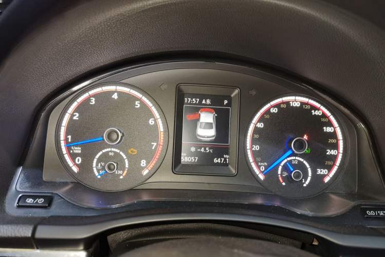 Used Volkswagen Eos 2011 2.0 TSI Instrument Cluster