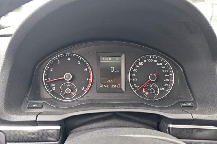 Used Volkswagen Eos 2011 2.0 TSI Instrument Cluster