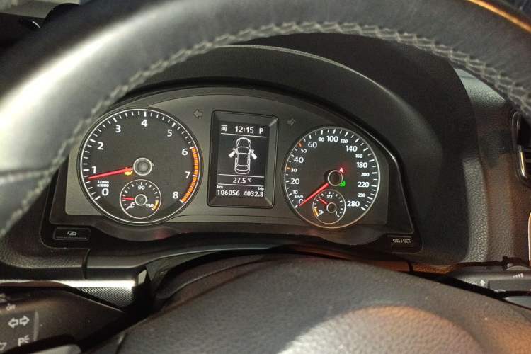 Used Volkswagen Eos 2011 2.0 TSI Instrument Cluster