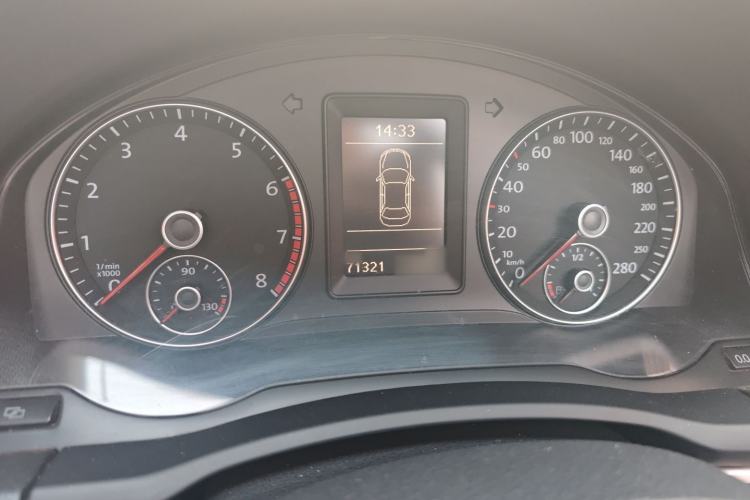 Used Volkswagen Eos 2011 2.0 TSI Instrument Cluster