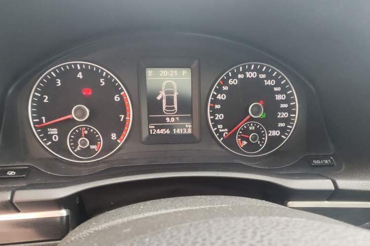 Used Volkswagen Eos 2011 2.0 TSI Instrument Cluster