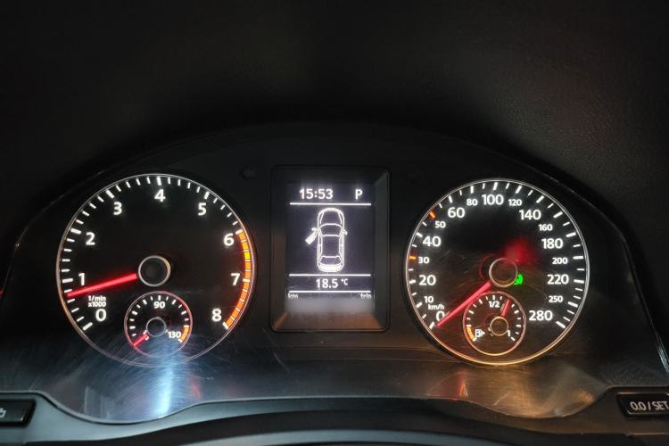 Used Volkswagen Eos 2011 2.0 TSI Instrument Cluster