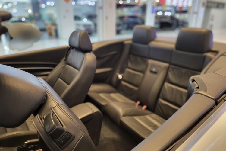 Used Volkswagen Eos 2011 2.0 TSI Interior 4