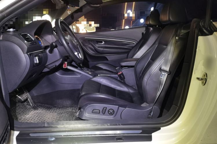 Used Volkswagen Eos 2011 2.0 TSI Left Front Seat