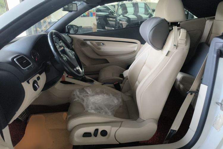 Used Volkswagen Eos 2011 2.0 TSI Left Front Seat
