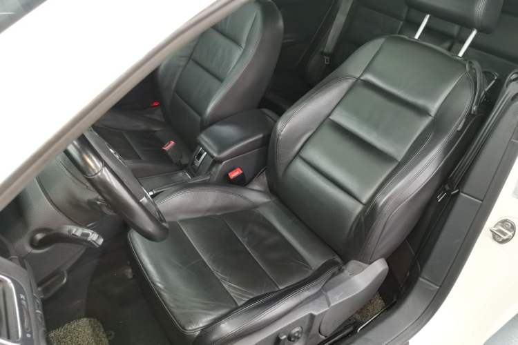 Used Volkswagen Eos 2011 2.0 TSI Left Front Seat