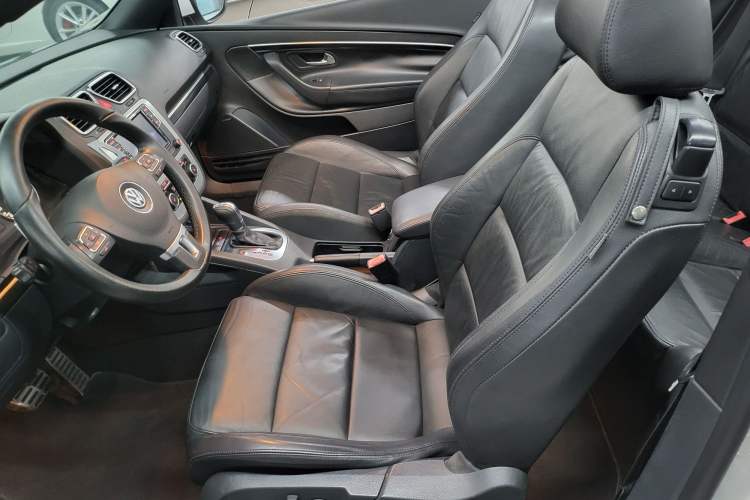Used Volkswagen Eos 2011 2.0 TSI Left Front Seat