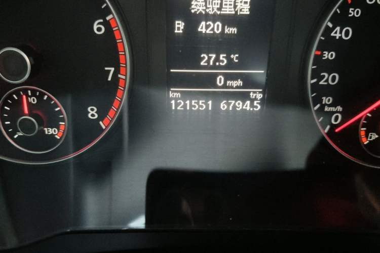 Used Volkswagen Eos 2011 2.0 TSI Odometer Close Up