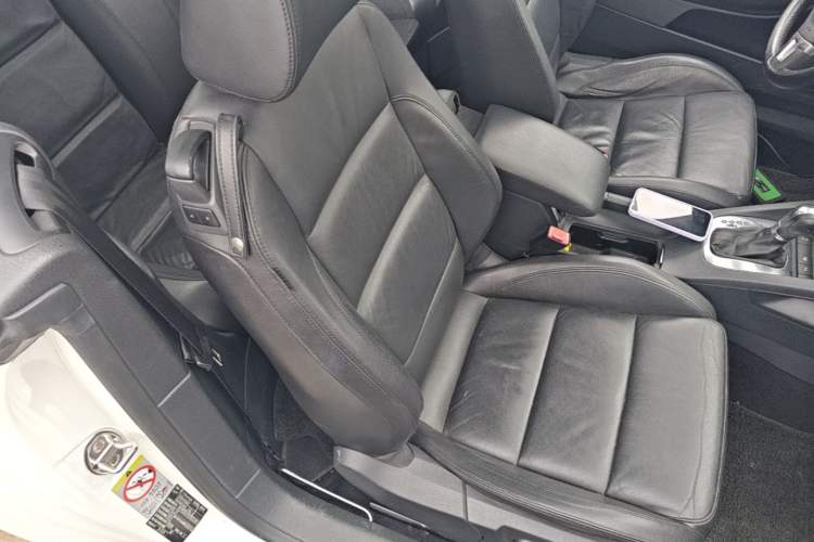 Used Volkswagen Eos 2011 2.0 TSI Right Front Seat