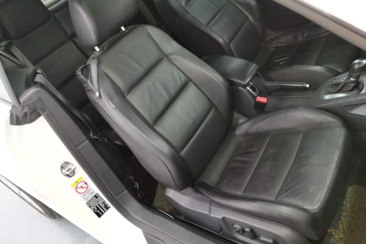 Used Volkswagen Eos 2011 2.0 TSI Right Front Seat