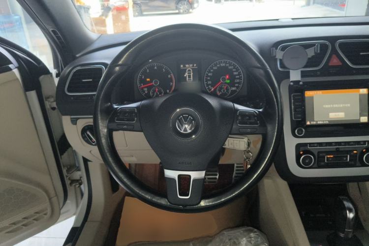 Used Volkswagen Eos 2011 2.0 TSI Steering Wheel