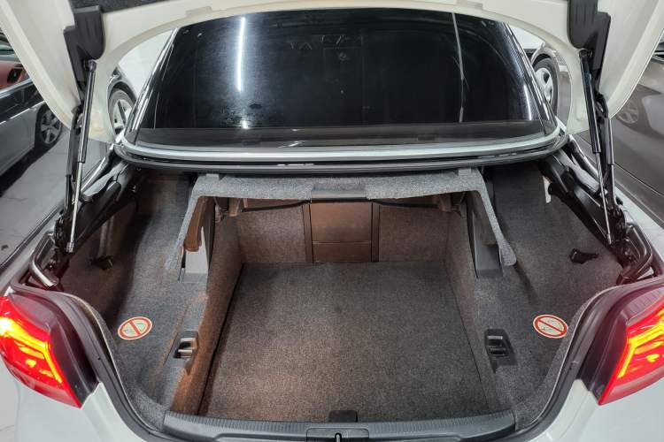 Used Volkswagen Eos 2011 2.0 TSI Trunk