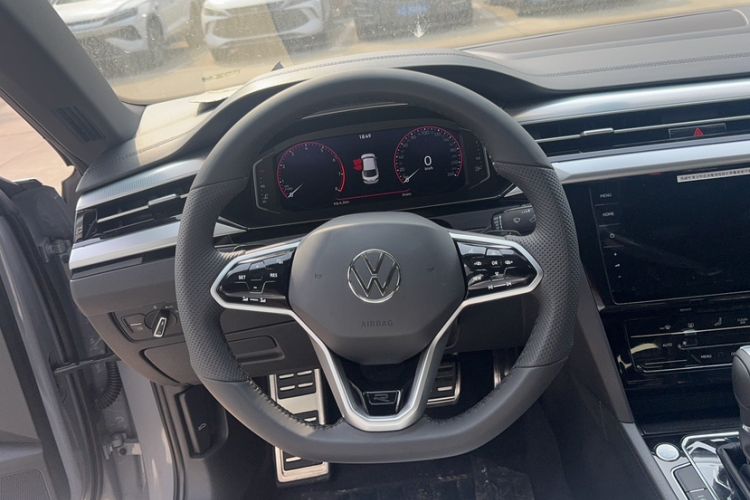 Used Volkswagen FAW-Volkswagen CC 2025 Model, Facelifted, 330TSI, Glamorous—Shared Edition Interior 2