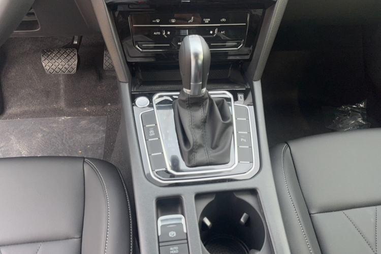 Used Volkswagen FAW-Volkswagen CC 2026 Model, 30 Million Units—Selected, 330TSI, Glamorous Interior 5
