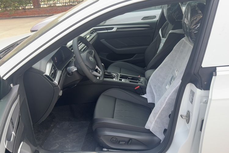 Used Volkswagen FAW-Volkswagen CC 2026 Model, 30 Million Units—Selected, 330TSI, Glamorous Interior 6