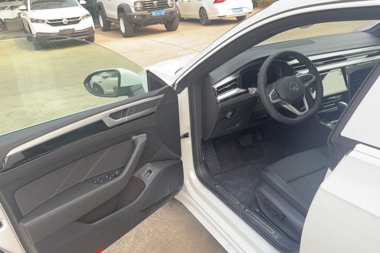 Used Volkswagen FAW-Volkswagen CC 2026 Model, 30 Million Units—Selected, 330TSI, Glamorous Interior 7