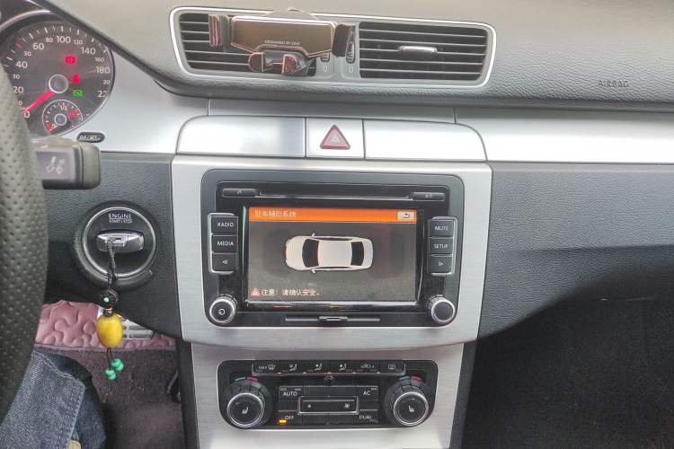 Used Volkswagen FAW-Volkswagen CC 2010 2.0 TSI Premium Edition Audio And AC Panel