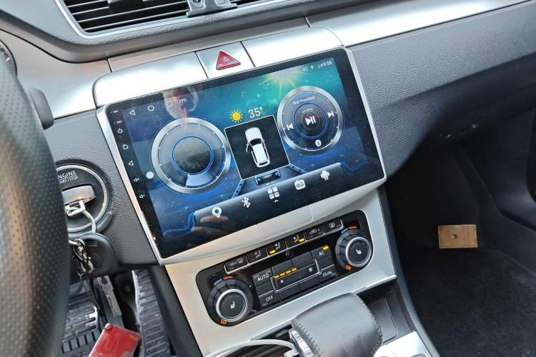 Used Volkswagen FAW-Volkswagen CC 2010 2.0 TSI Premium Edition Audio And AC Panel