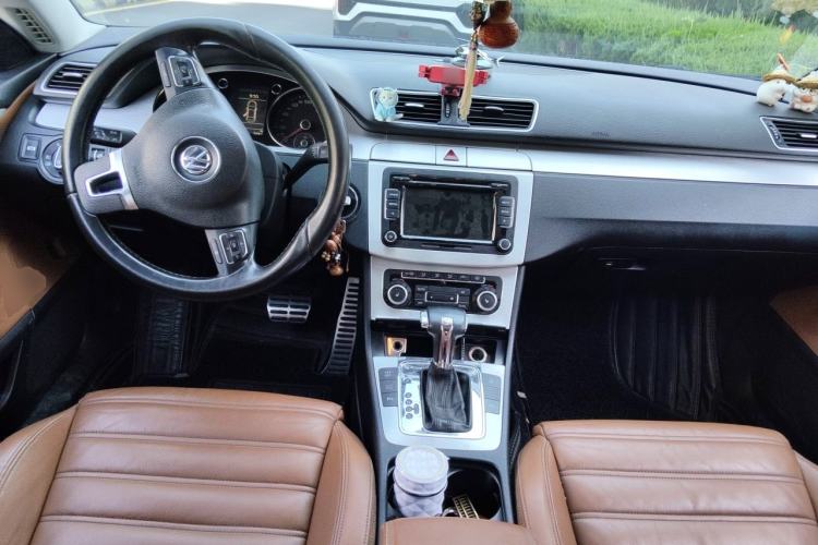 Used Volkswagen FAW-Volkswagen CC 2010 2.0 TSI Luxury Model Center Console