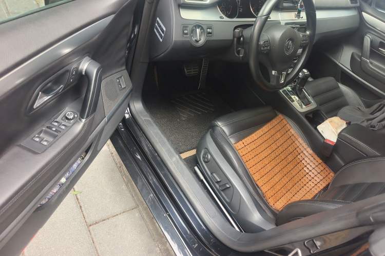 Used Volkswagen FAW-Volkswagen CC 2010 2.0 TSI Premium Edition Driver Seat
