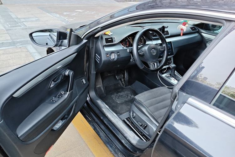 Used Volkswagen FAW-Volkswagen CC 2010 2.0 TSI Premium Edition Driver Seat