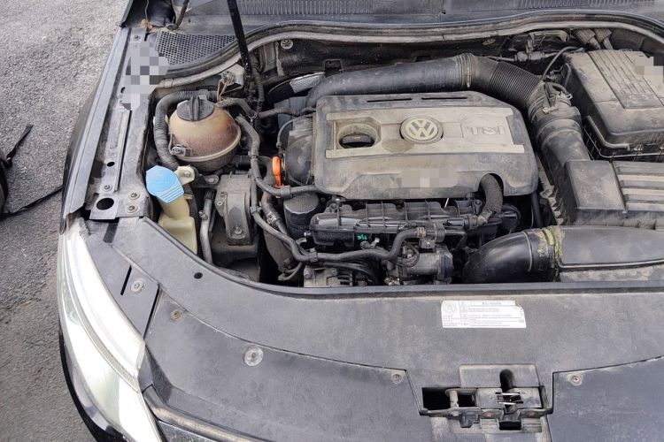 Used Volkswagen FAW-Volkswagen CC 2010 2.0 TSI Luxury Model Engine Bay Right