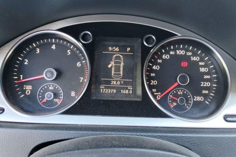 Used Volkswagen FAW-Volkswagen CC 2010 2.0 TSI Luxury Model Instrument Cluster