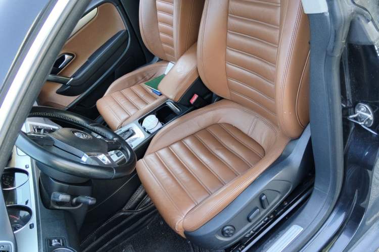 Used Volkswagen FAW-Volkswagen CC 2010 2.0 TSI Luxury Model Left Front Seat
