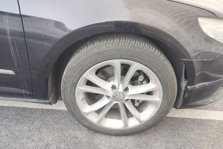 Used Volkswagen FAW-Volkswagen CC 2010 2.0 TSI Premium Edition Right Front Wheel Hub