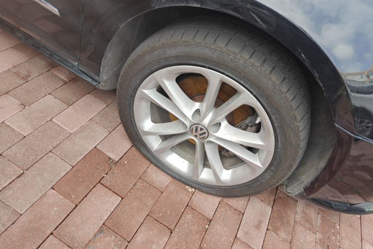 Used Volkswagen FAW-Volkswagen CC 2010 2.0 TSI Ultimate Edition Right Front Wheel Hub