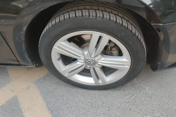 Used Volkswagen FAW-Volkswagen CC 2010 2.0 TSI Ultimate Edition Right Front Wheel Hub