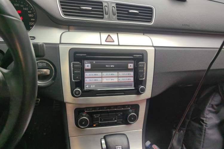 Used Volkswagen FAW-Volkswagen CC 2010 2.0 TSI Luxury Model Audio And AC Panel