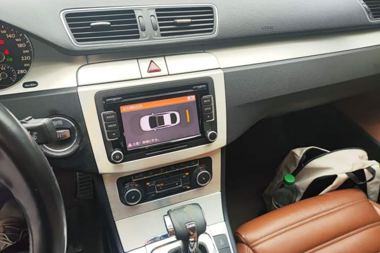 Used Volkswagen FAW-Volkswagen CC 2010 2.0 TSI Luxury Model Audio And AC Panel