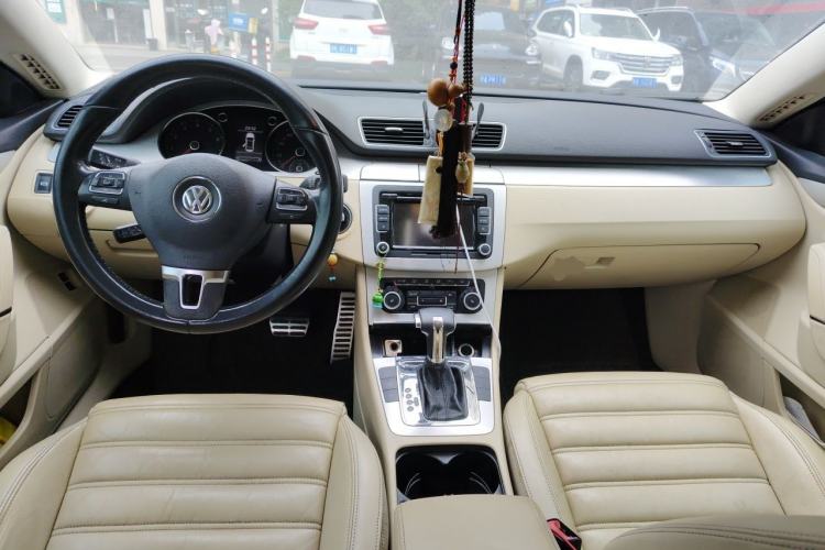 Used Volkswagen FAW-Volkswagen CC 2010 2.0 TSI Premium Edition Center Console