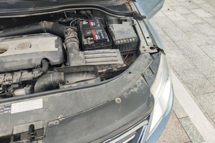Used Volkswagen FAW-Volkswagen CC 2010 2.0 TSI Luxury Model Engine Bay Left