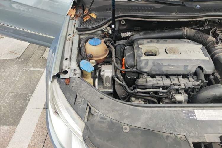 Used Volkswagen FAW-Volkswagen CC 2010 2.0 TSI Luxury Model Engine Bay Right
