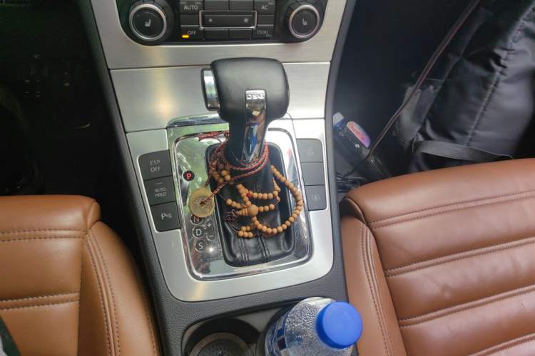 Used Volkswagen FAW-Volkswagen CC 2010 2.0 TSI Luxury Model Gear Lever