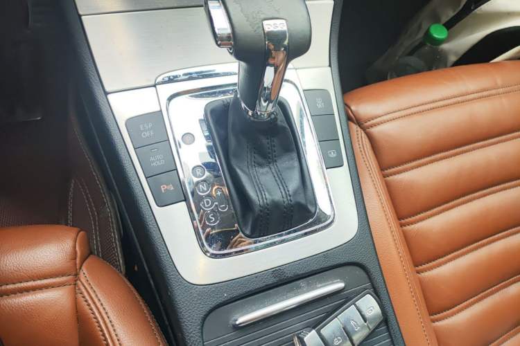 Used Volkswagen FAW-Volkswagen CC 2010 2.0 TSI Luxury Model Gear Lever
